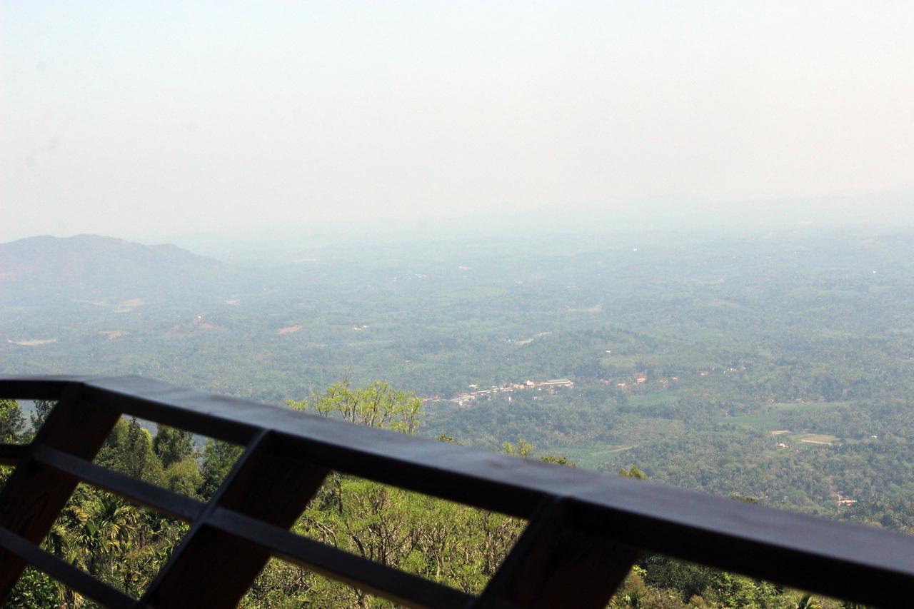 Vythiri Hills Hotel Buitenkant foto